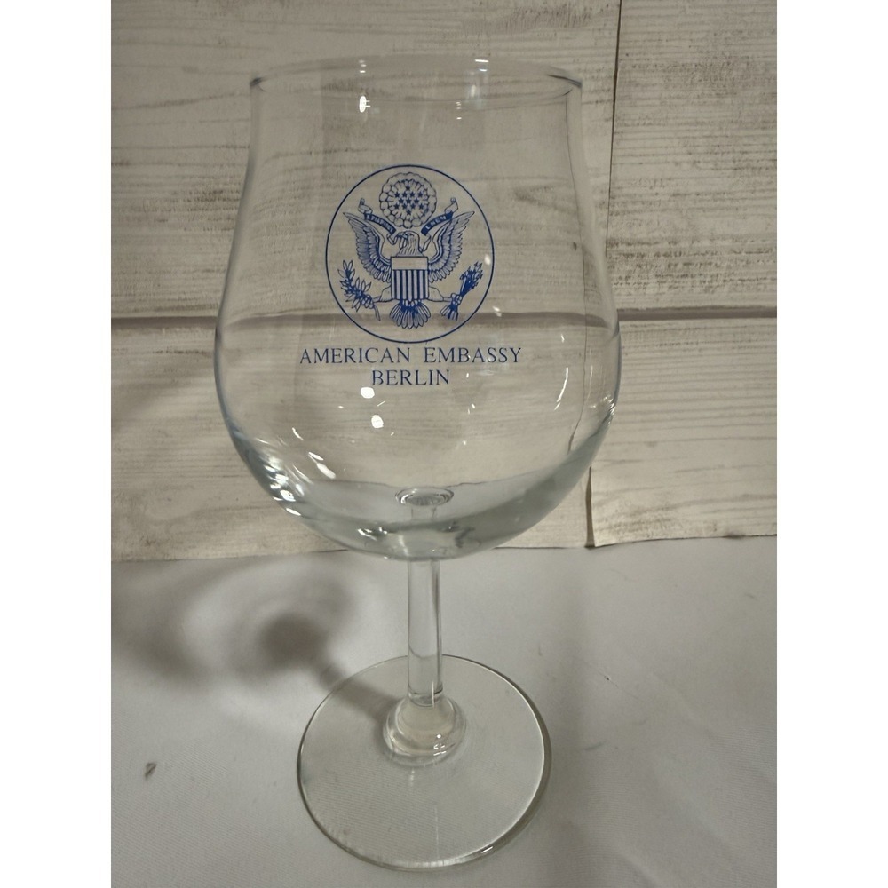Vtg ‎ Us Embassy Berlin Germany  Wine Glass Eagle Seal Diplomatic Barware Goblet